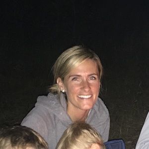 Meet your Posher, Caitlin